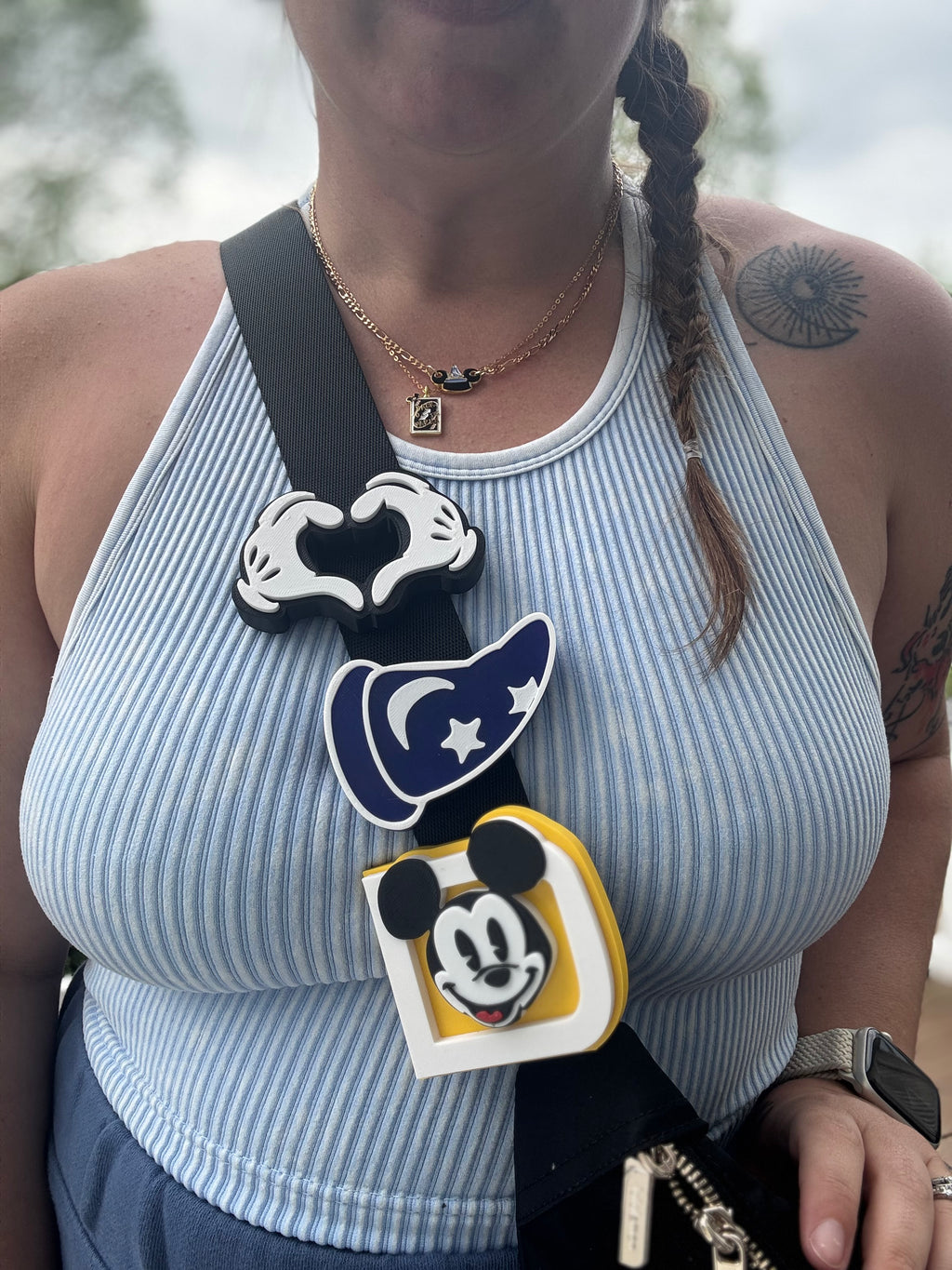 Main Street Mouse Hand Heart Statement Charm