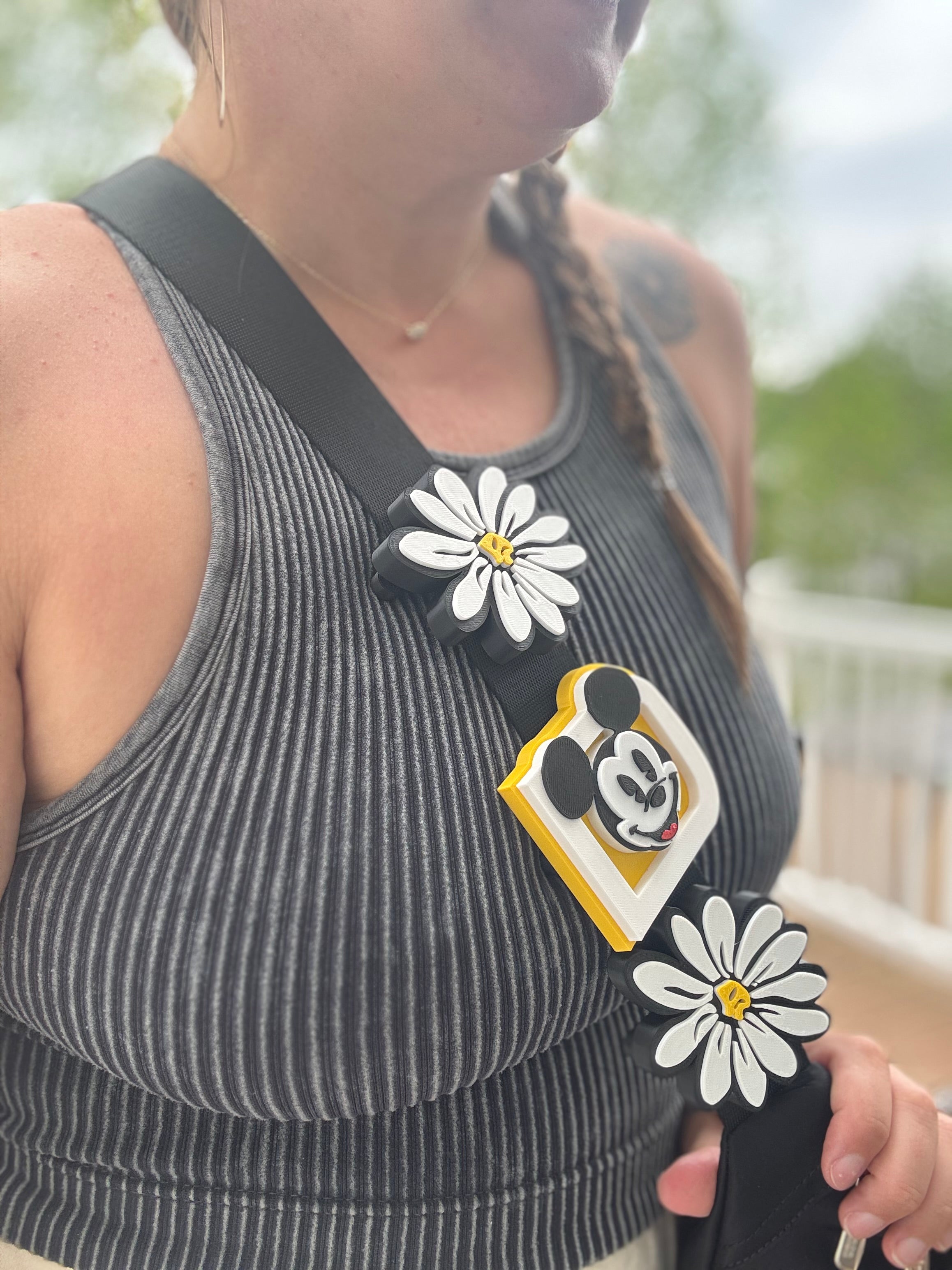 Main Street Mouse Pass Statement Charm