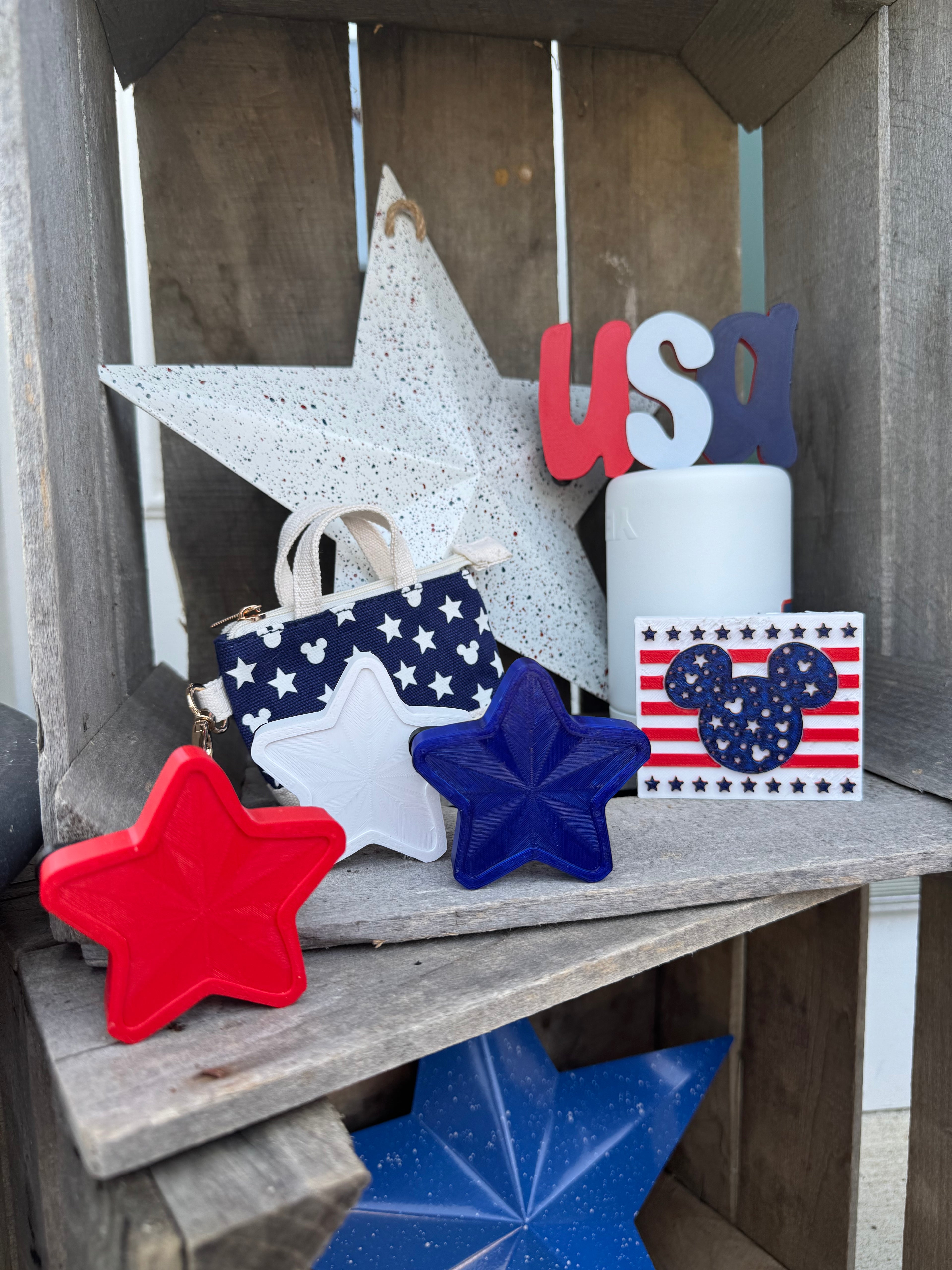Main Street Mouse Flag Statement Charm