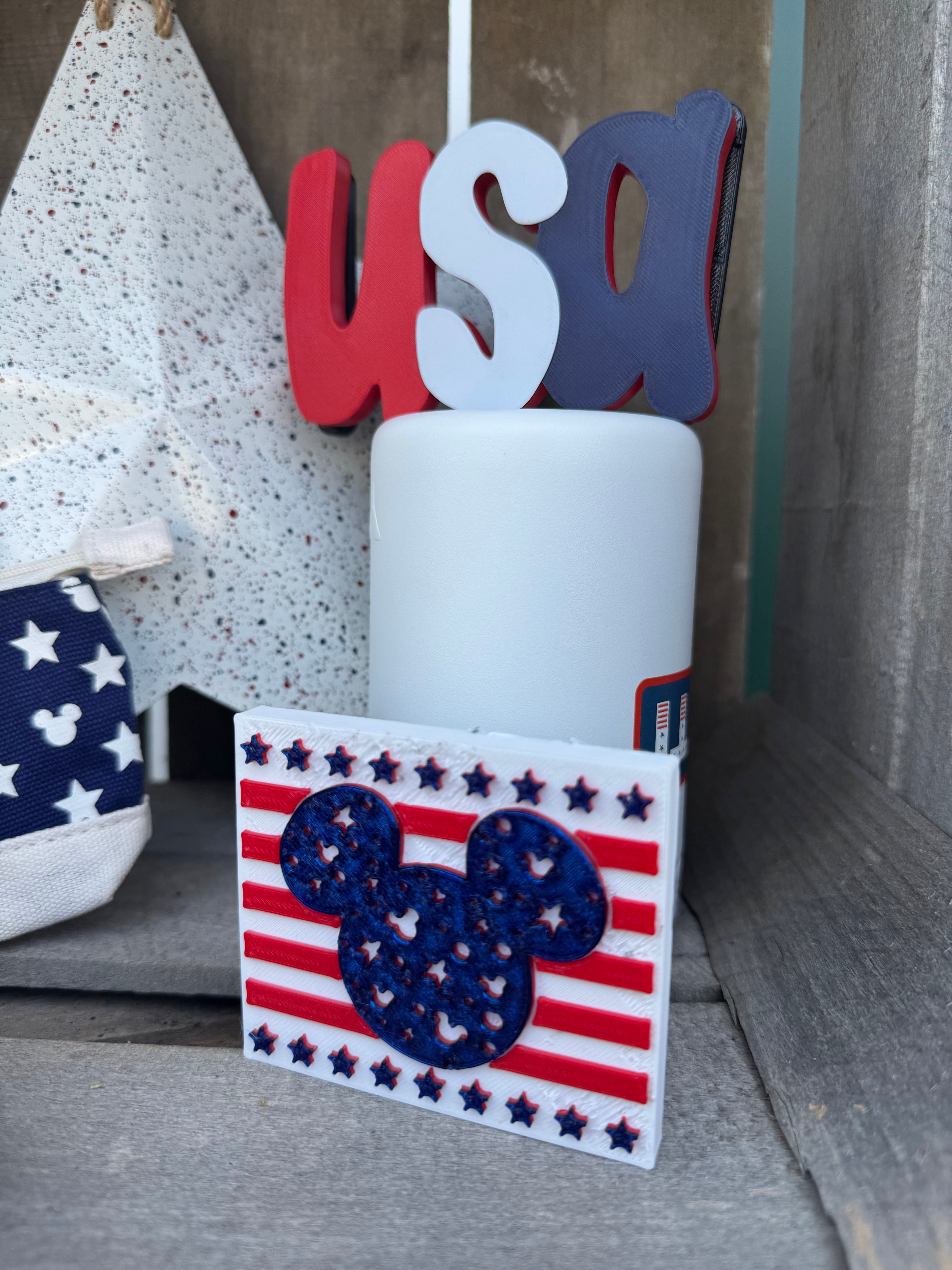 Main Street Mouse Flag Statement Charm
